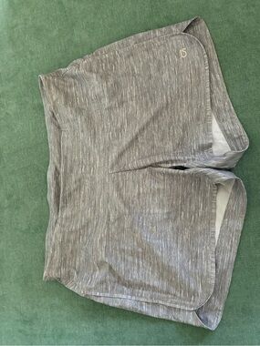 Maternity GapFit Wide Waistband 3.5" Running Shorts, size extra small